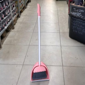 مكنسة كبير عالي مع مجرود بلاستيك  